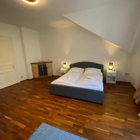 Schlossberg Blick -top 7 Self Check-in Graz