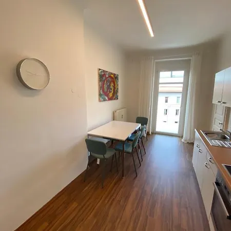 Schlossberg Blick -top 7 Self Check-in Graz